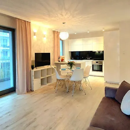 Sunny Breeze Next To The By Triapart Apartamento *