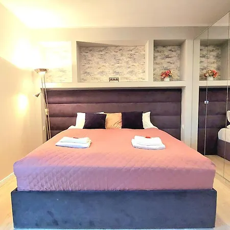 Sunny Breeze Next To The By Triapart Lägenhet