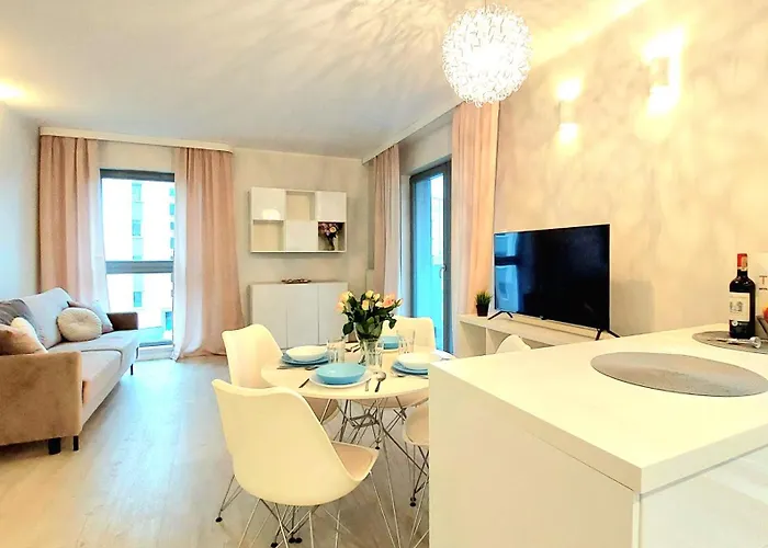 Sunny Breeze Next To The By Triapart Apartman Gdańsk