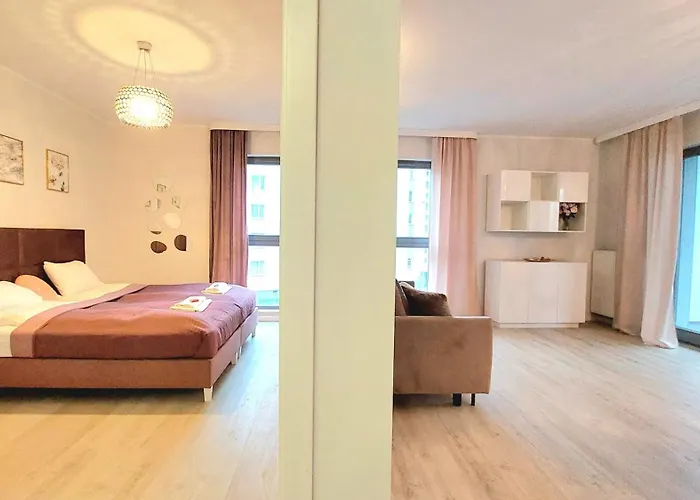 Sunny Breeze Next To The By Triapart Apartman