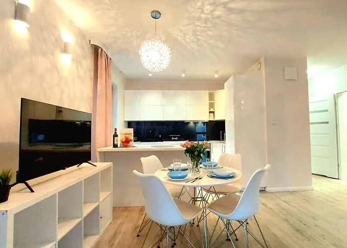 Sunny Breeze Next To The By Triapart Apartman *