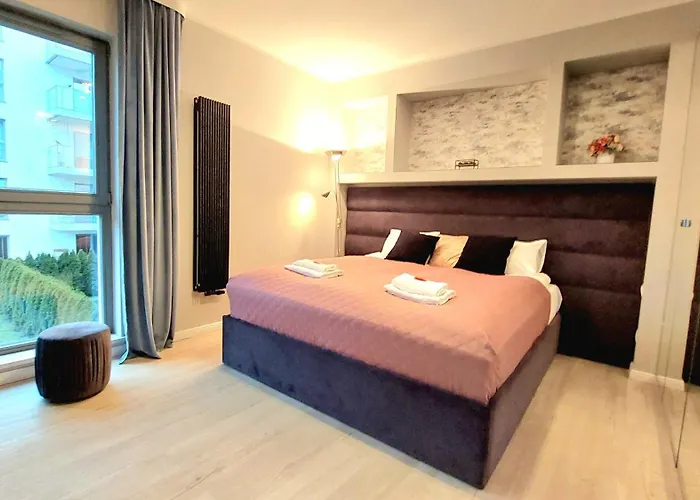 Sunny Breeze Next To The By Triapart 格但斯克