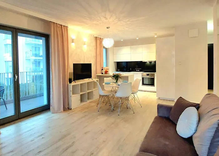 Sunny Breeze Next To The By Triapart Apartman *