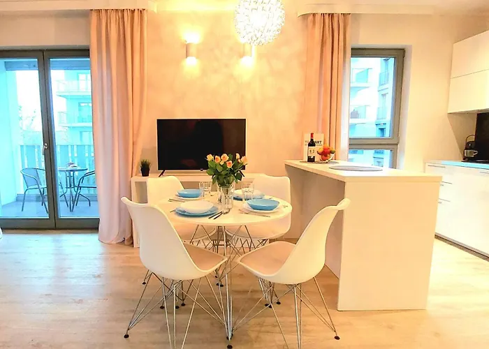 Sunny Breeze Next To The By Triapart Apartman