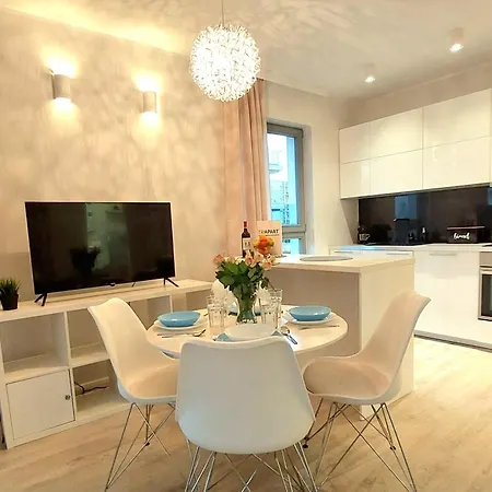 Apartamento Sunny Breeze Next To The By Triapart